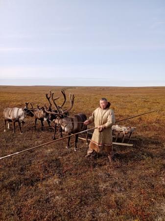 Семен Яковлевич Пальчин работает на избирательных участках в отдаленных поселках, оленеводческих стойбищах, охотничьих и рыбопромысловых точках Таймырского Долгано-Ненецкого муниципального района